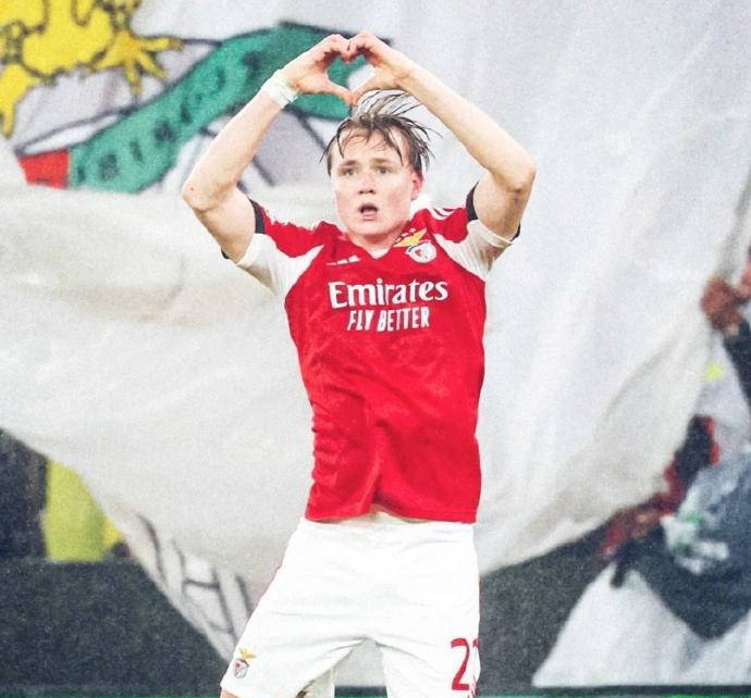 挪威前锋线迎来辉煌新时代！谢尔德鲁普欧冠双响，哈兰德领导北欧足球的崛起